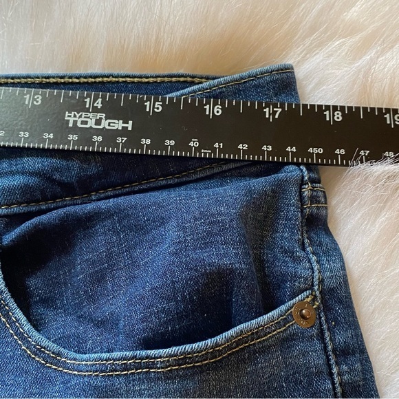 Levi’s Strauss‎ Shorts Women’s Size 32 Bermuda Jeans - Picture 8 of 16